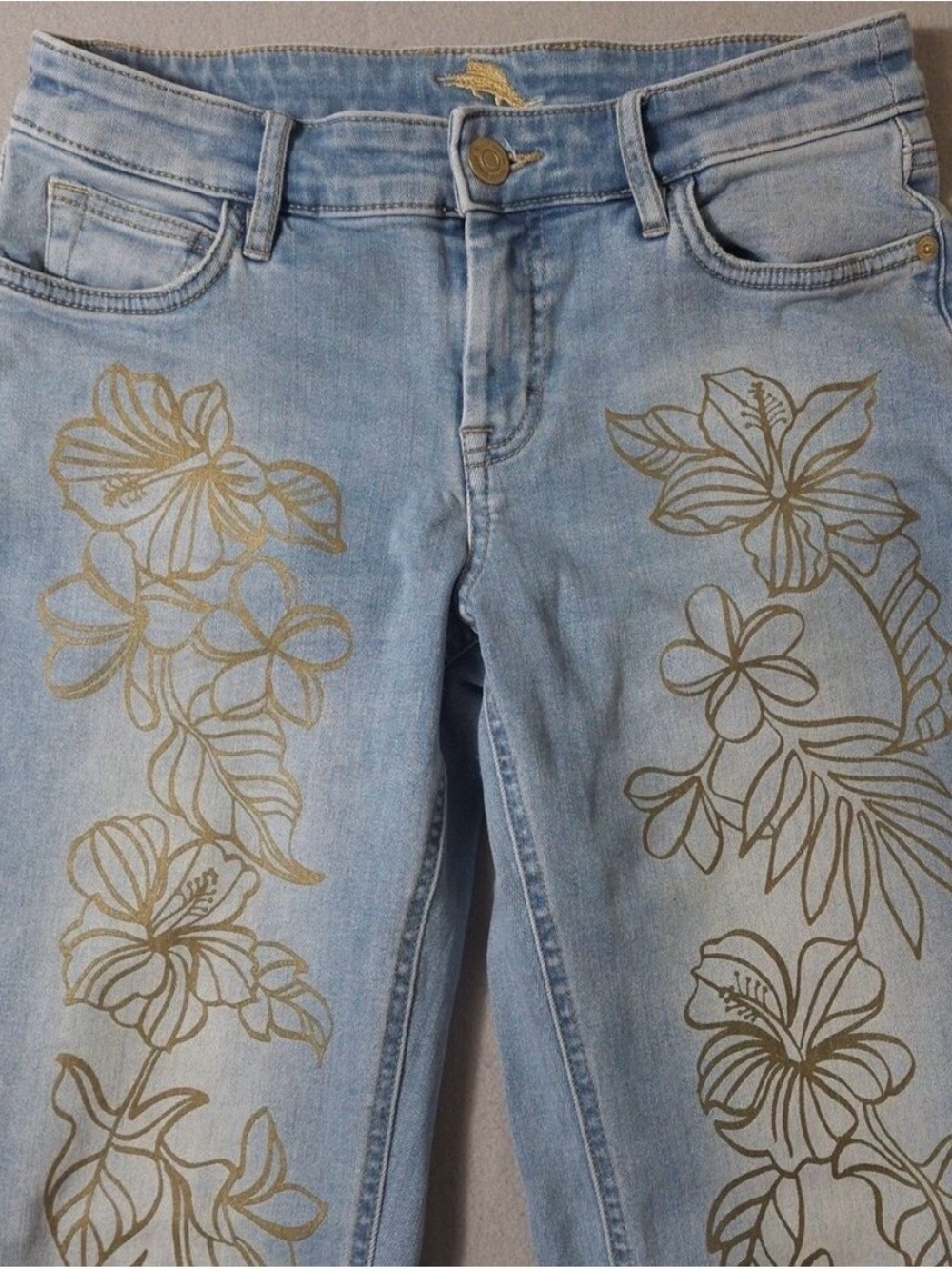 Tommy Bahama Light Blue Women's Floral Embossed Jeans (31x29)